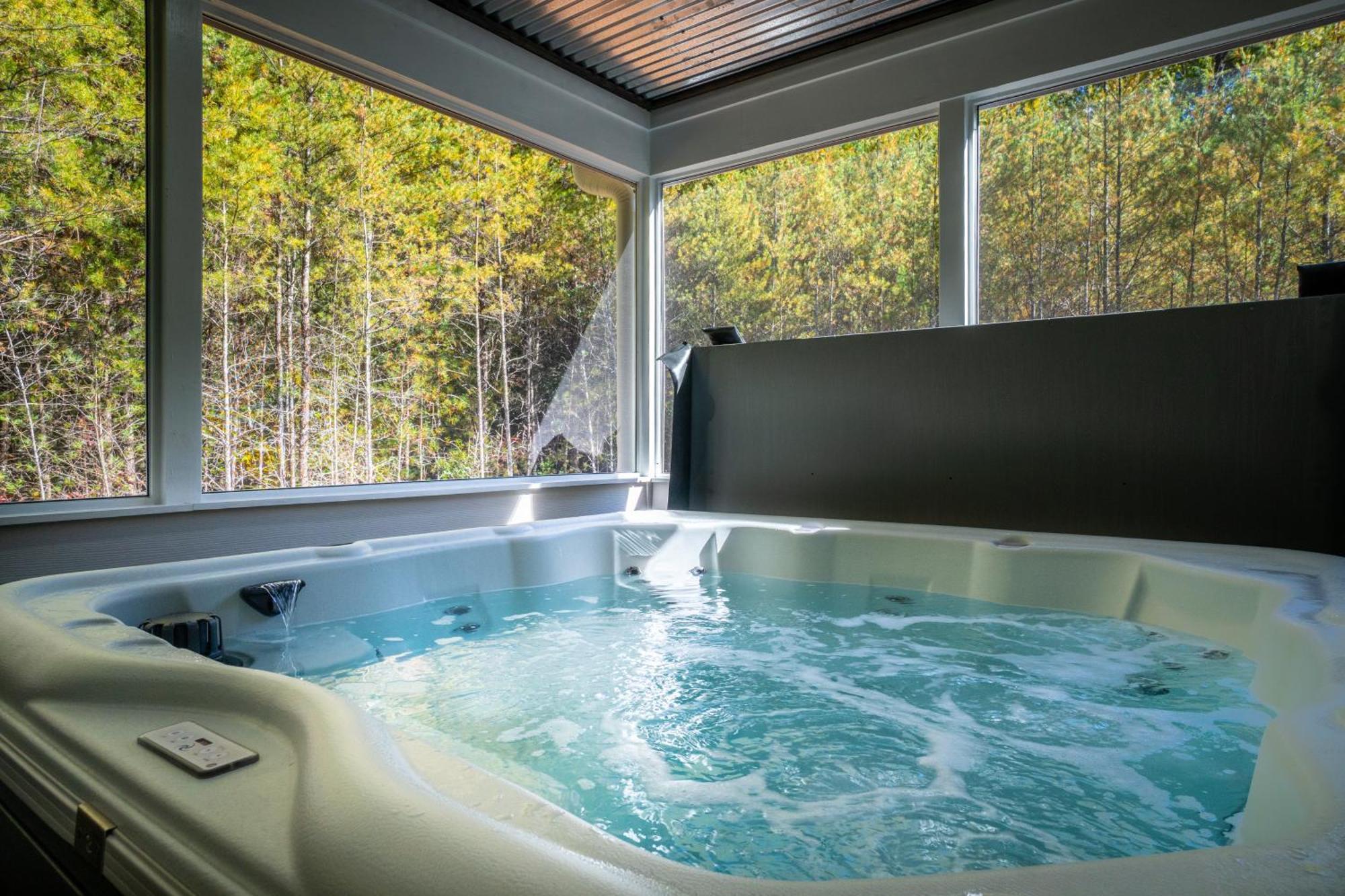 Par-Tee Haus I- Game Room & Hot Tub-Walk To Helen Luaran gambar