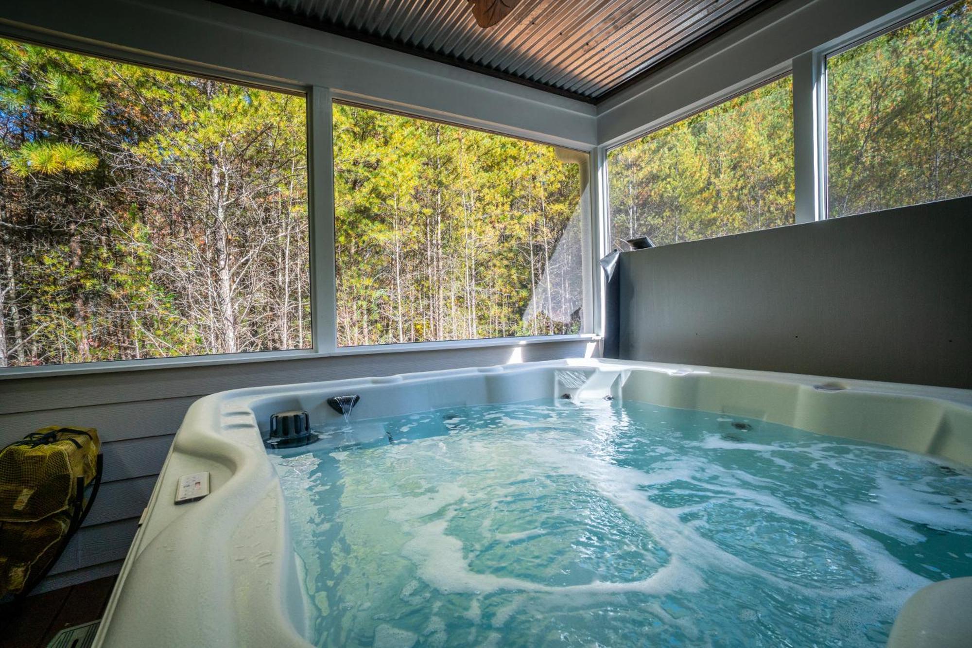 Par-Tee Haus I- Game Room & Hot Tub-Walk To Helen Luaran gambar